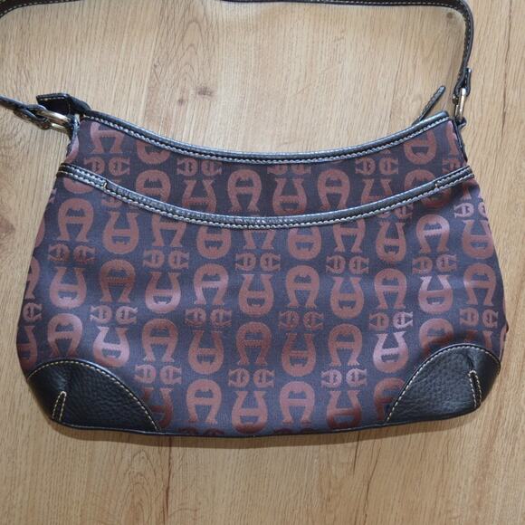 Etienne Aigner Hobo Purse - Picture 5 of 7